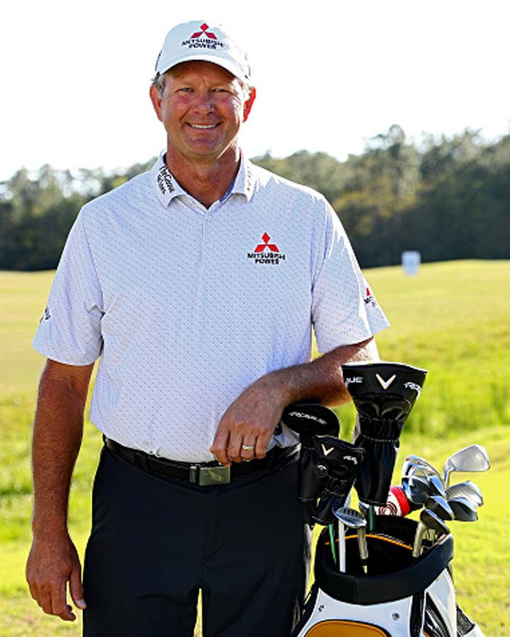 Retief Goosen And His Golf Clubs Wallpaper