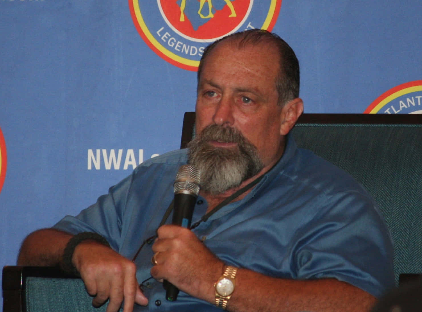 Retired American Wrestler Magnum Ta At Nwa Legends Fanfest 2015 Wallpaper