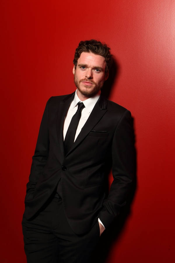 Richard Madden In Black Suit Wallpaper