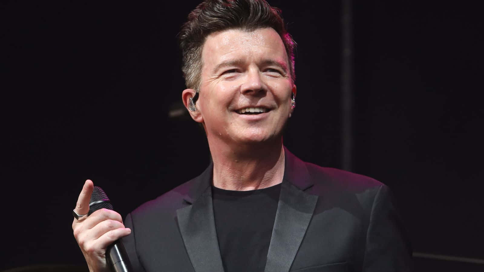 Rick Astley, The Legendary Singer-songwriter Wallpaper