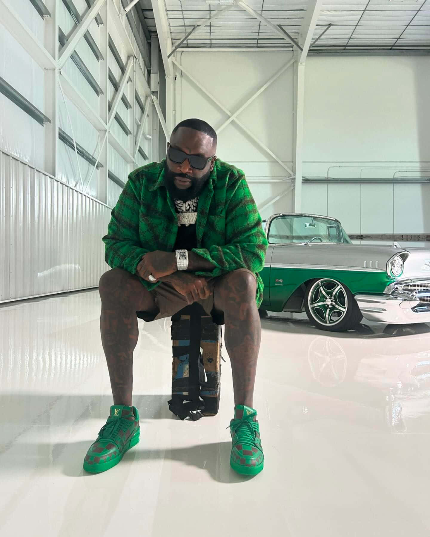 Rick Ross Green Ensemble Classic Car Wallpaper