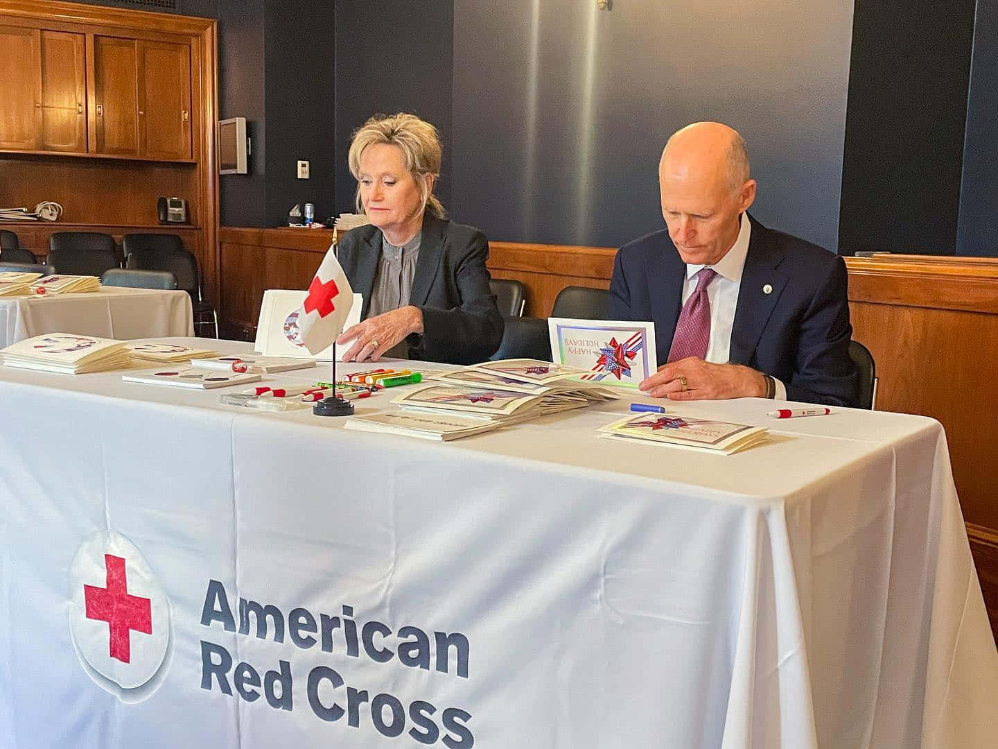 Rick Scott Attending Red Cross Event Wallpaper