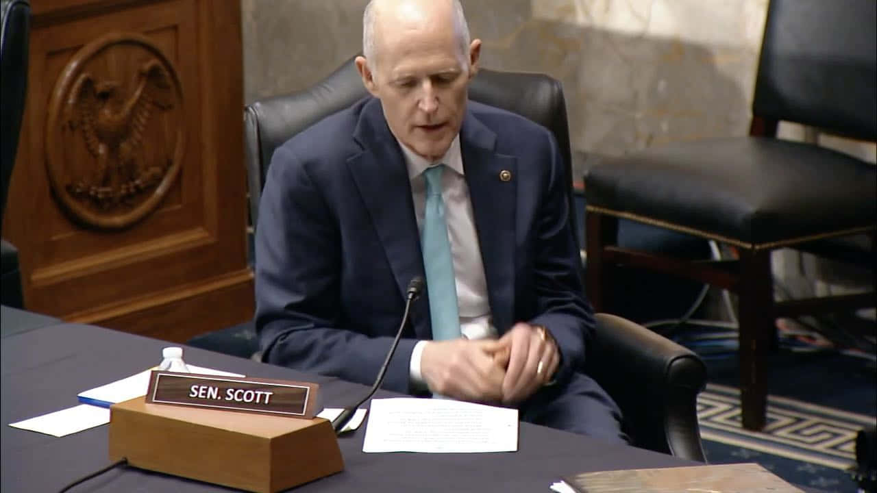 Rick Scott Reads His Speech Wallpaper