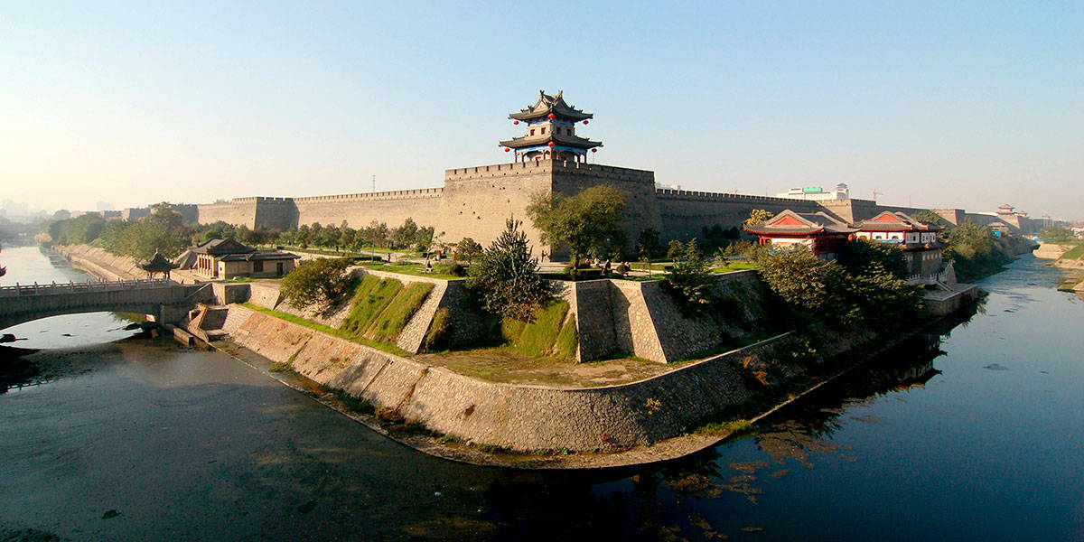 River Bank In Xian Wallpaper