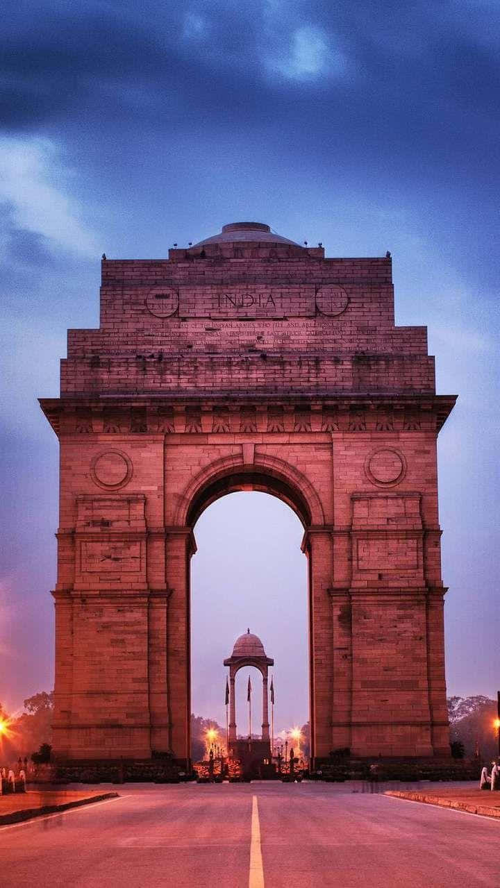 Road Through Gateway To India Wallpaper