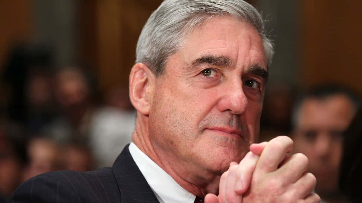 Robert Mueller Contemplative Moment Wallpaper