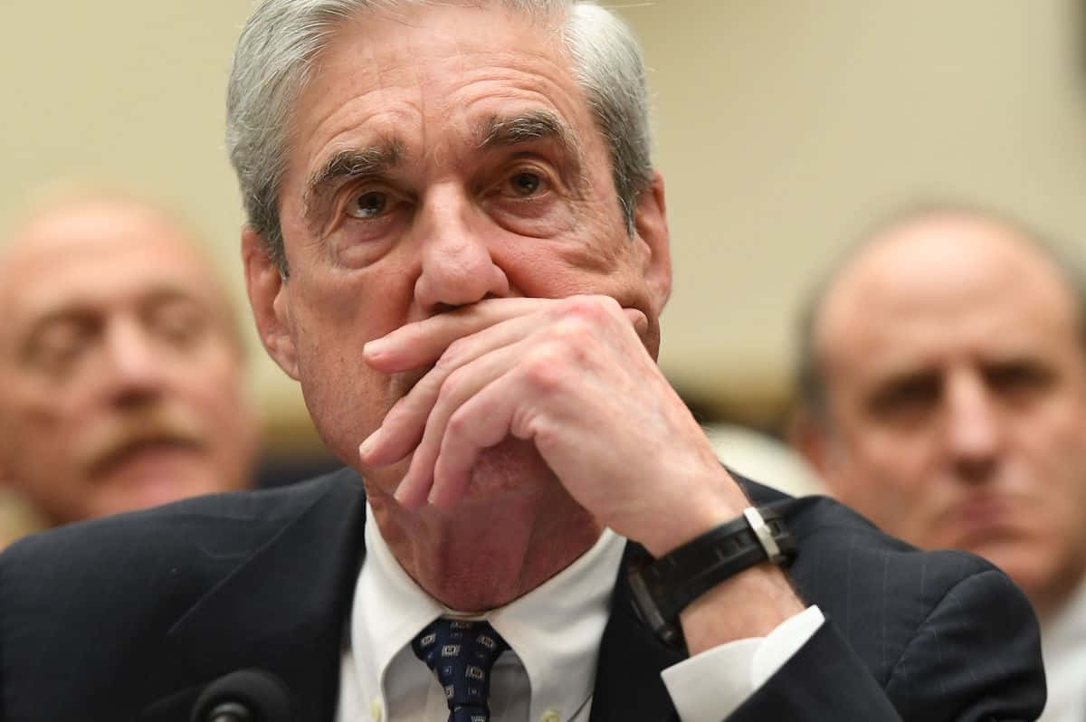 Robert Mueller Contemplative Moment Wallpaper