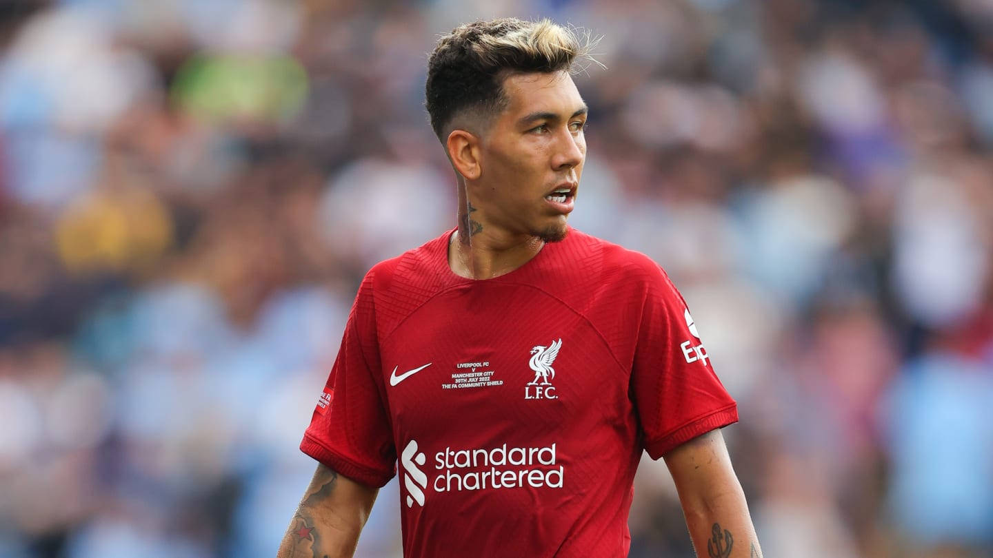 Roberto Firmino Looking Left Wallpaper