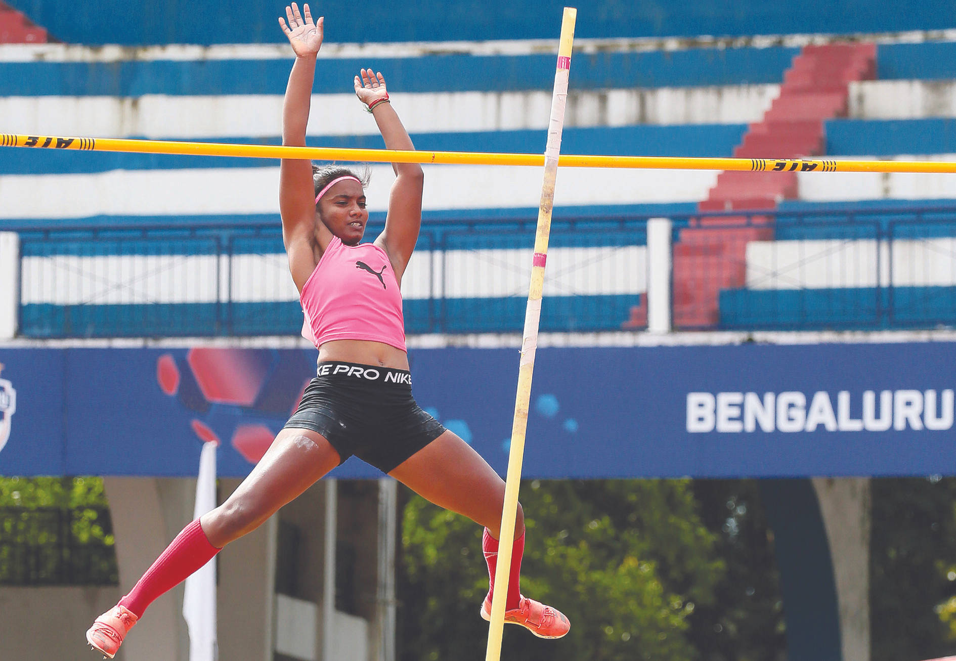 Rosy Meena Paulraj Indian Pole Vault Athlete Wallpaper