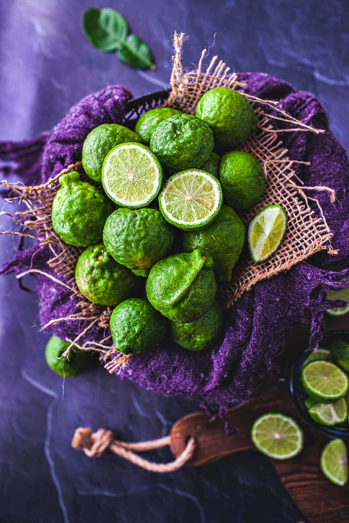 Round Kaffir Lime Citrus Food Wallpaper