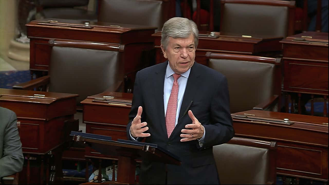 Roy Blunt Talking At Senate Meeting Wallpaper