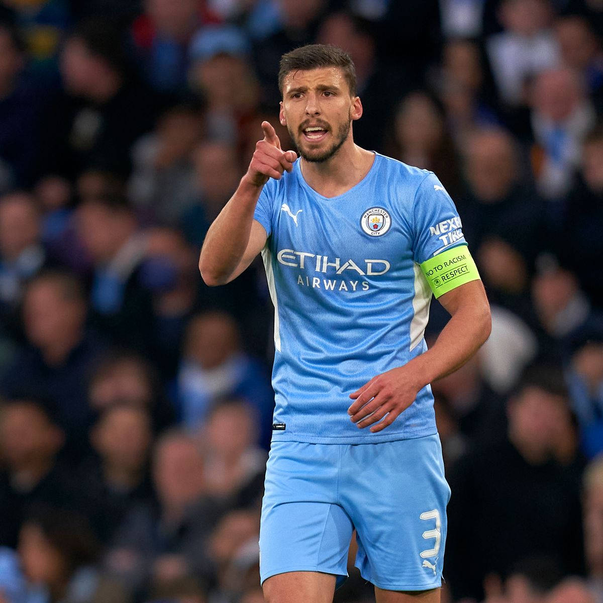 Ruben Dias Pointing At Something Wallpaper