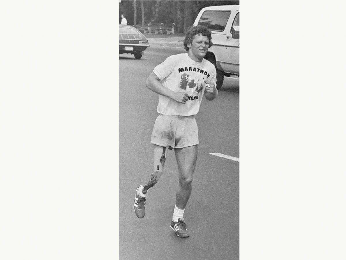 Running Terry Fox Grayscale Wallpaper