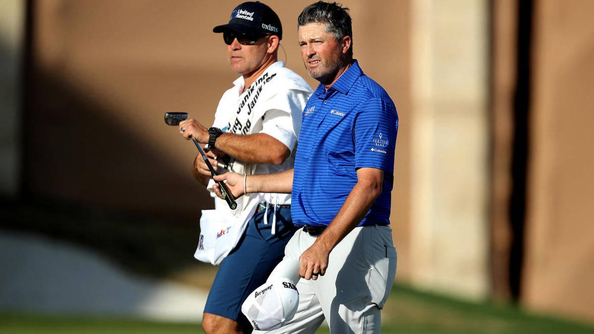 Ryan Palmer Giving Club To Caddie Wallpaper