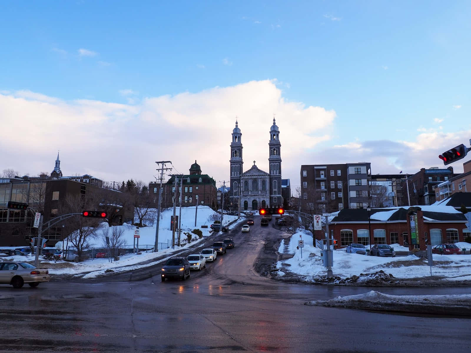 Saguenay Cityscapeat Dusk Wallpaper