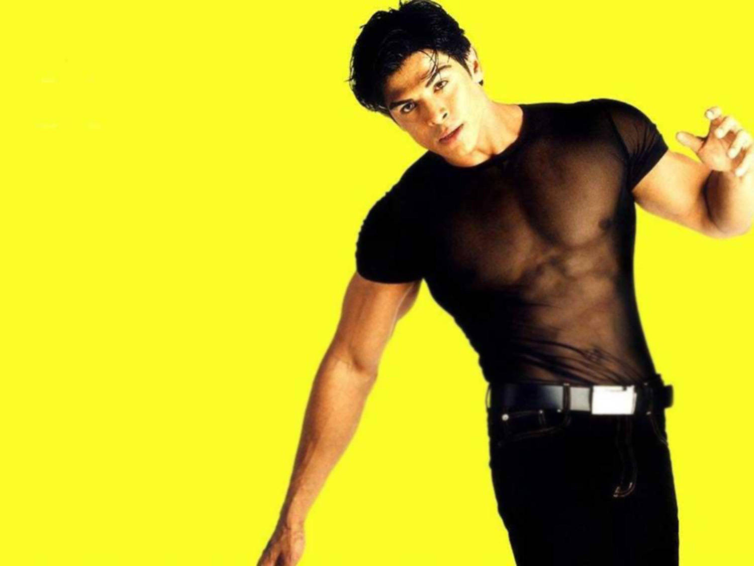 Sahil Khan Yellow Aesthetic Background Wallpaper