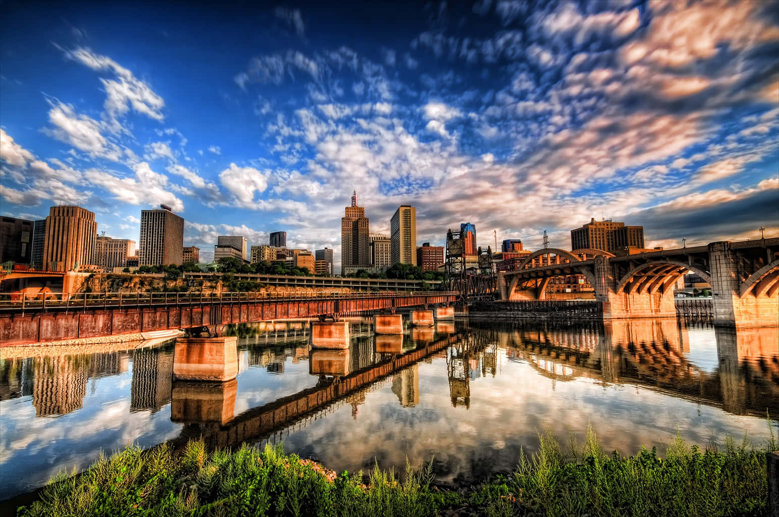 Saint Paul Skyline Reflection Wallpaper