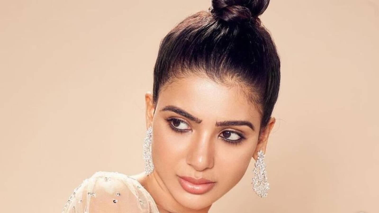 Samantha Hd In High Bun Hairstyle Wallpaper