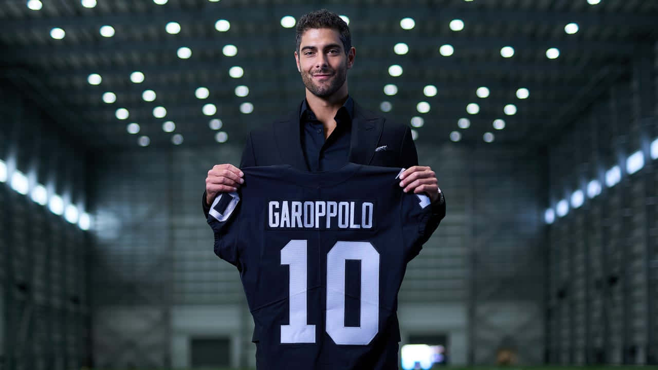 San Francisco 49ers Quarterback, Jimmy Garoppolo, Ready For Action Wallpaper