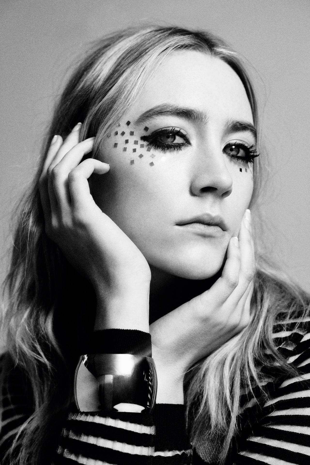 Saoirse Ronan In Monochrome Wallpaper