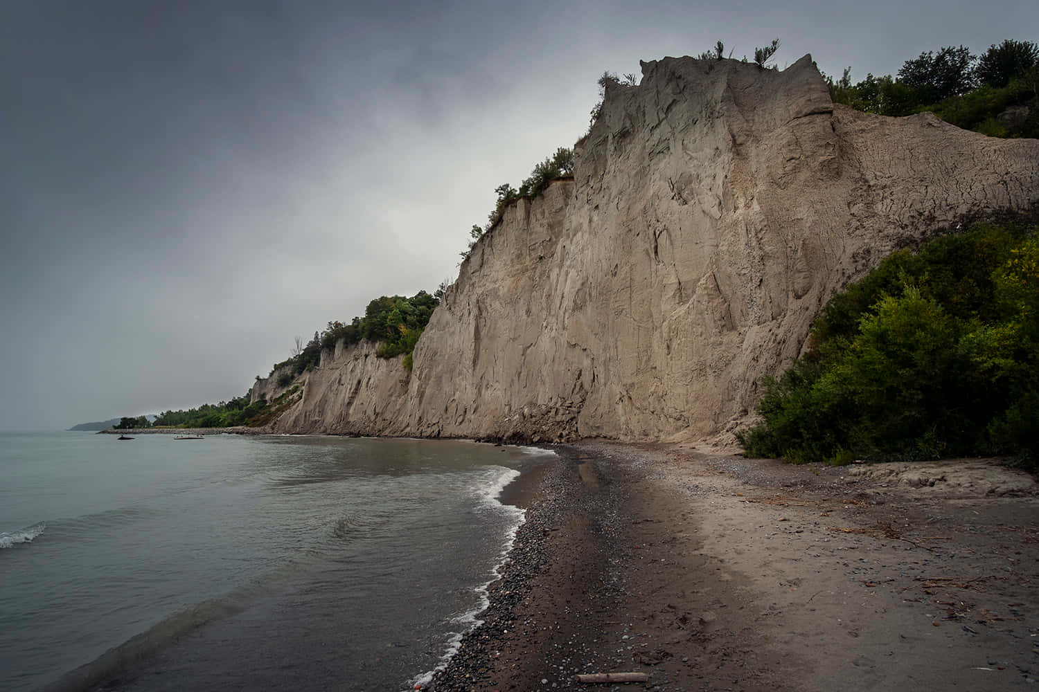 Scarborough_ Bluffs_ Cloudy_ Skies Wallpaper