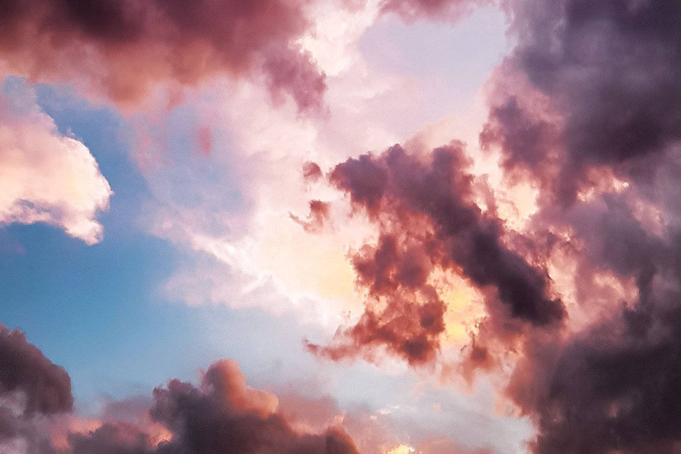 Scattered Dark Pink Cloud Wallpaper