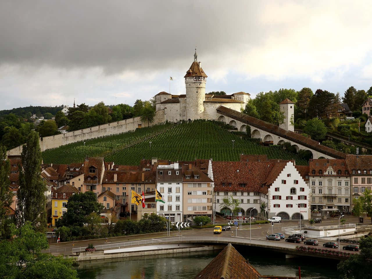 Schaffhausen Munot Fortress Over Vineyards Wallpaper