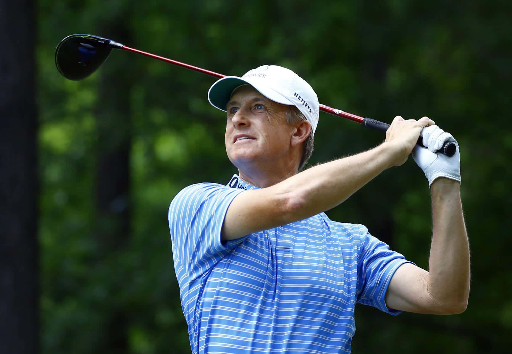 Scott Verplank Demonstrating Excellent Follow-through In Golf Wallpaper