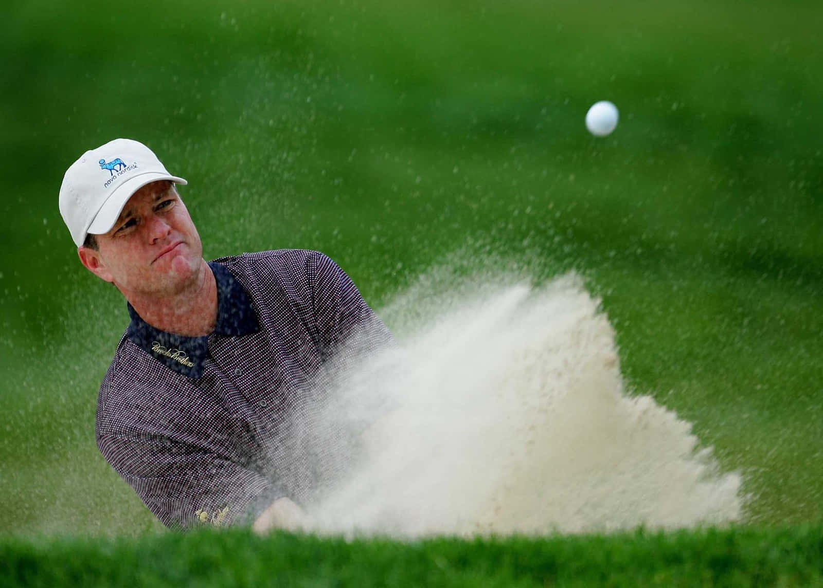 Scott Verplank Hits Ball On Sand Wallpaper