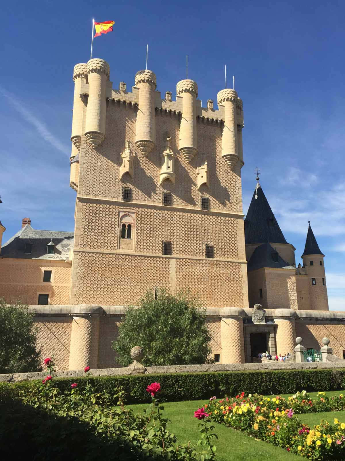 Segovia Castle Front Garden Wallpaper