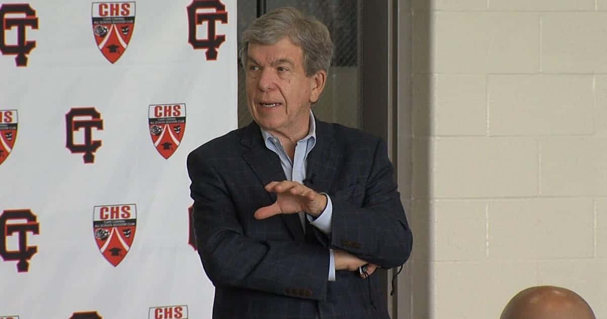 Senator Roy Blunt Speaking At A School Event Wallpaper