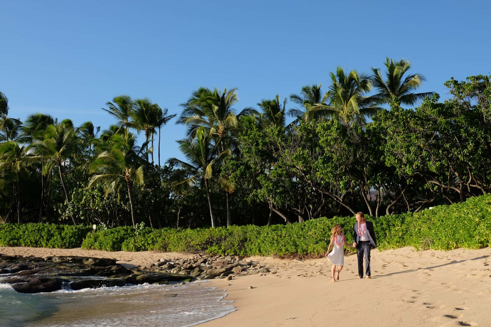 Serene Beach Walk Wallpaper