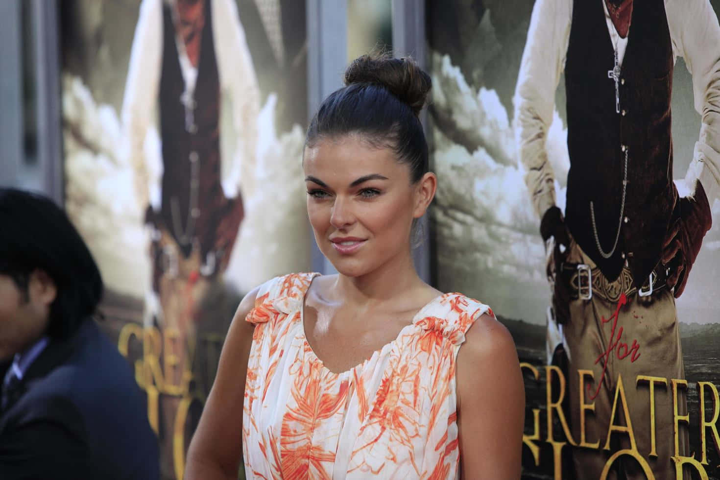 Serinda Swan Red Carpet Look Wallpaper