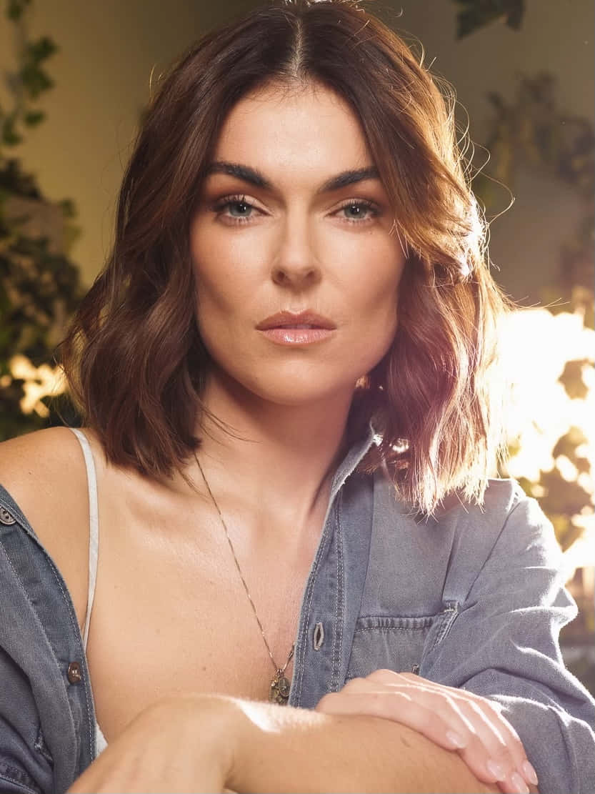 Serinda Swan Sunlit Portrait Wallpaper