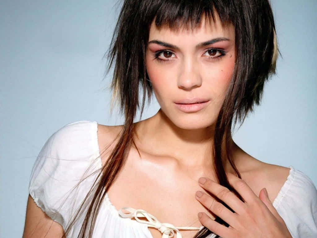 Shannyn Sossamon Looking Stunning In A Photoshoot Wallpaper