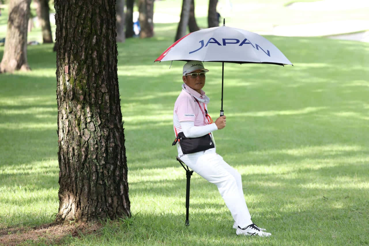 Shigeki Maruyama With Japan Umbrella Wallpaper