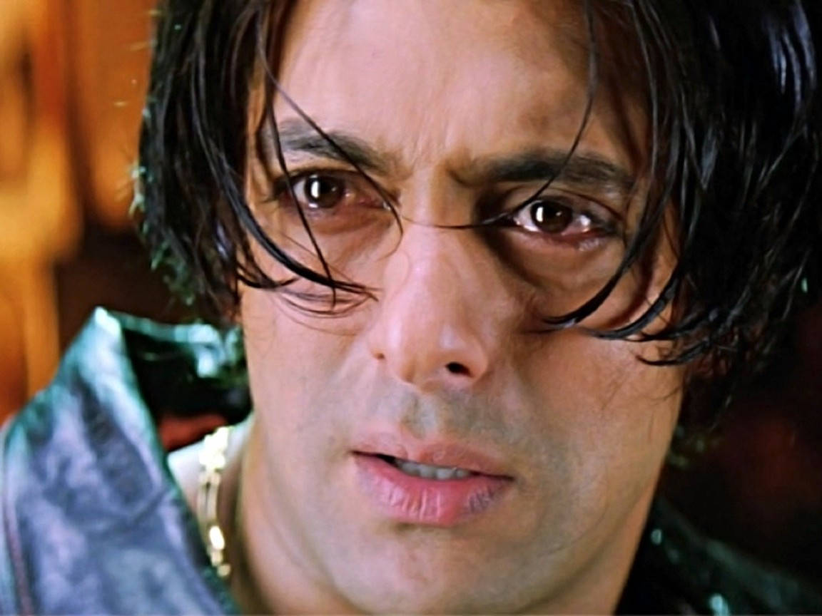 Shocked Tere Naam Actor Wallpaper