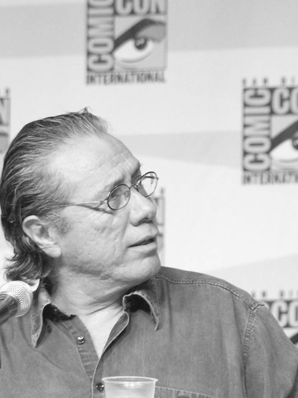 Side Look Edward James Olmos Wallpaper