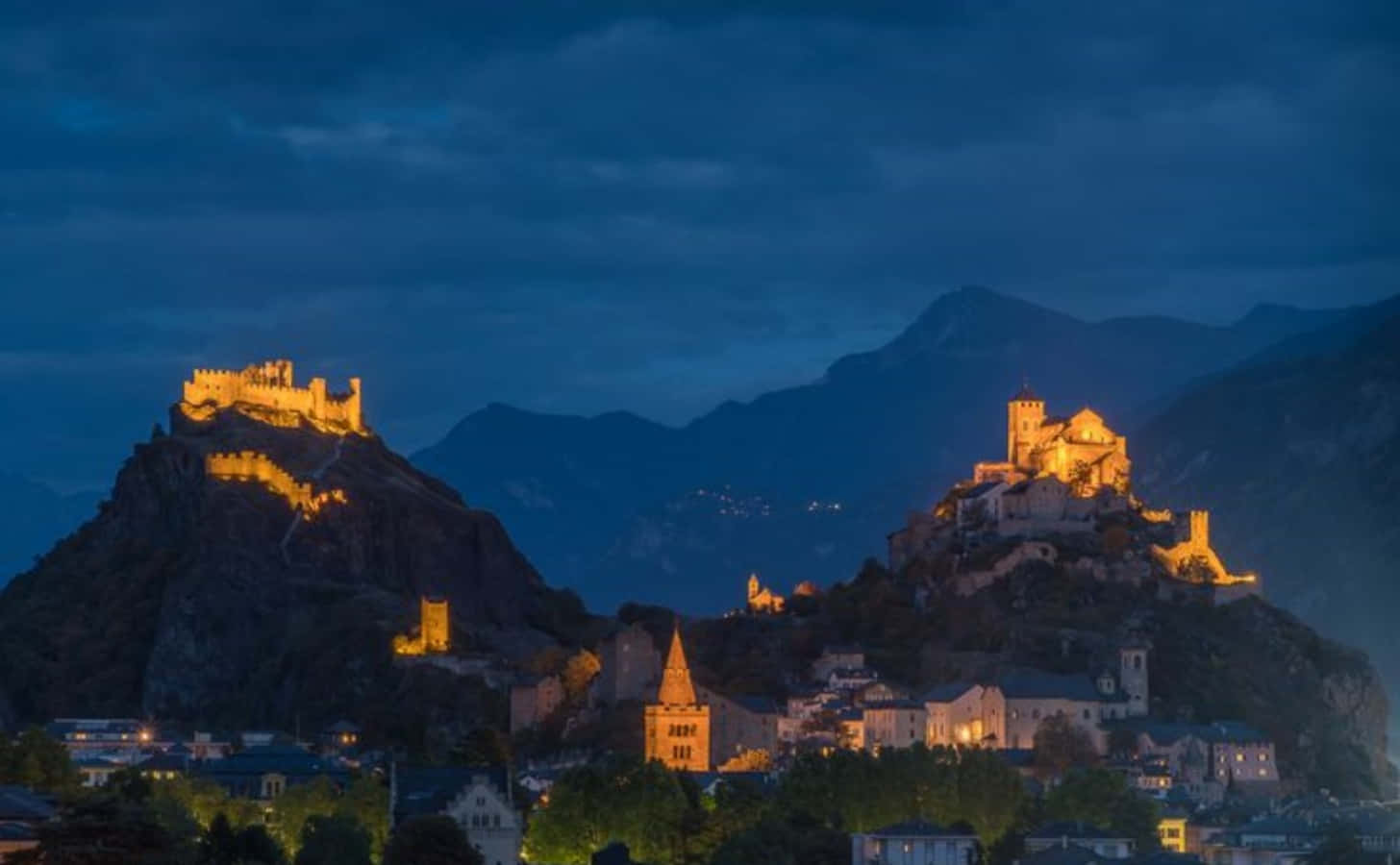 Sion Castles Night View Switzerland Wallpaper