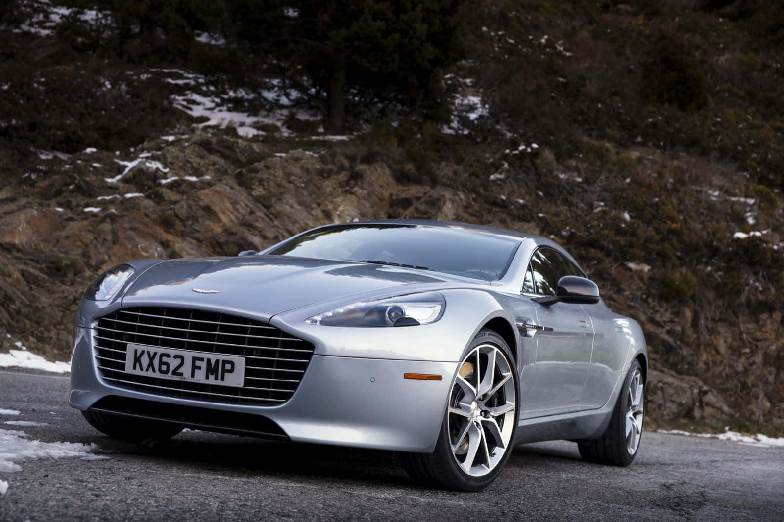 Sleek And Luxurious Aston Martin Rapide S Wallpaper