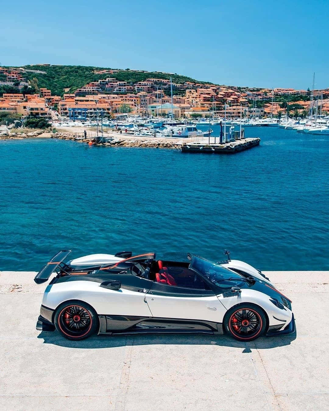 Sleek And Stunning Pagani Zonda Cinque In Action Wallpaper