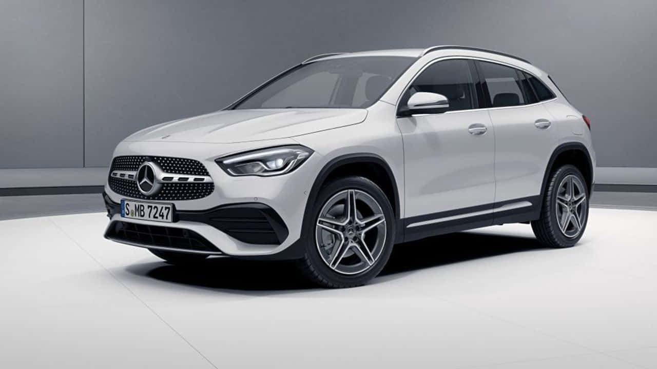 Sleek And Stylish Mercedes Benz Gla-class Wallpaper