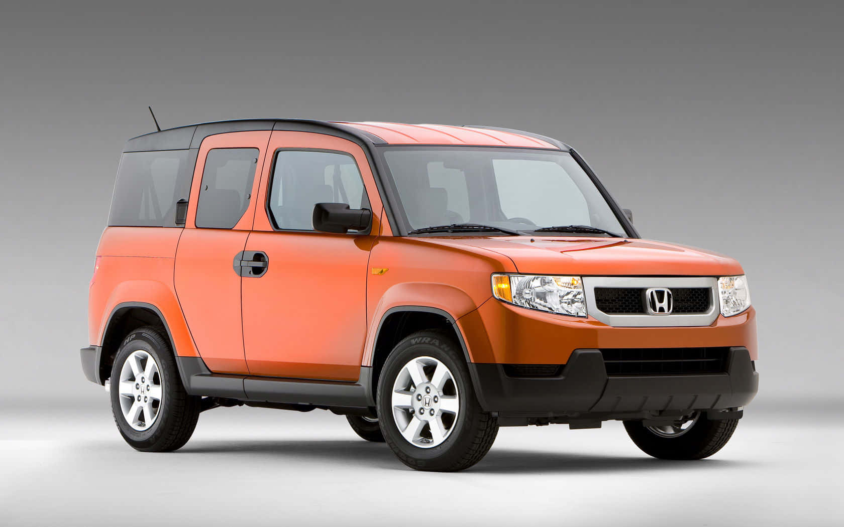 Sleek And Versatile Honda Element Suv Wallpaper