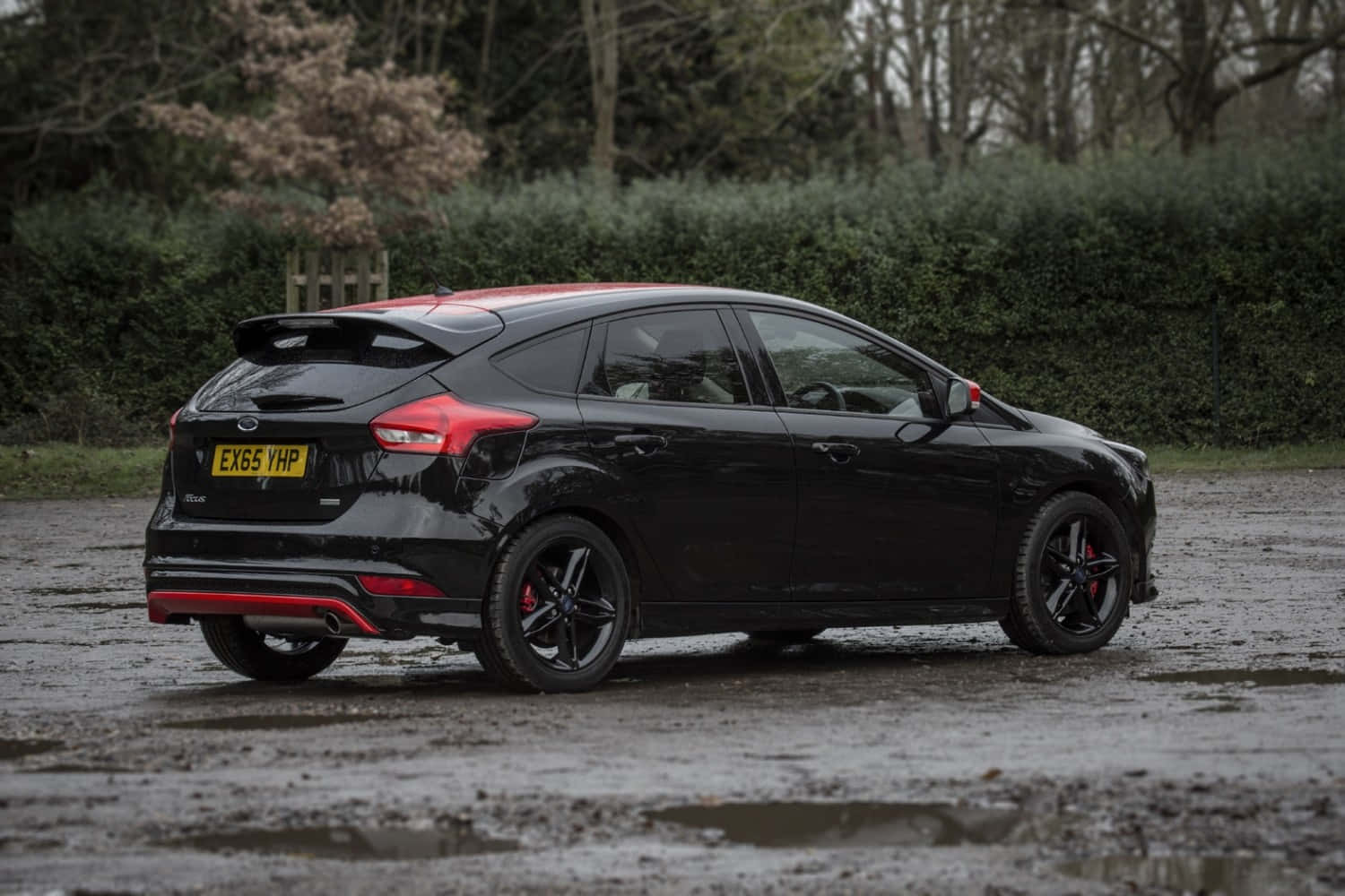 Sleek Ford Focus In The City Wallpaper