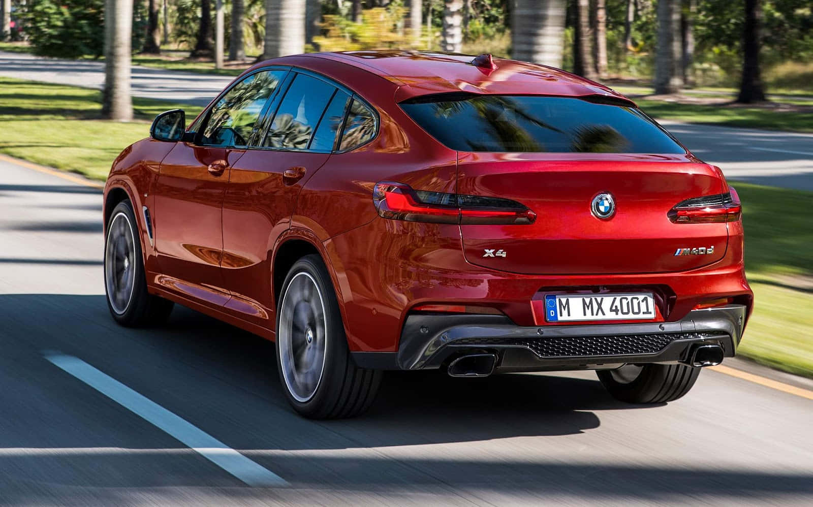 Sleek Performance Unleashed - Bmw X4 Wallpaper