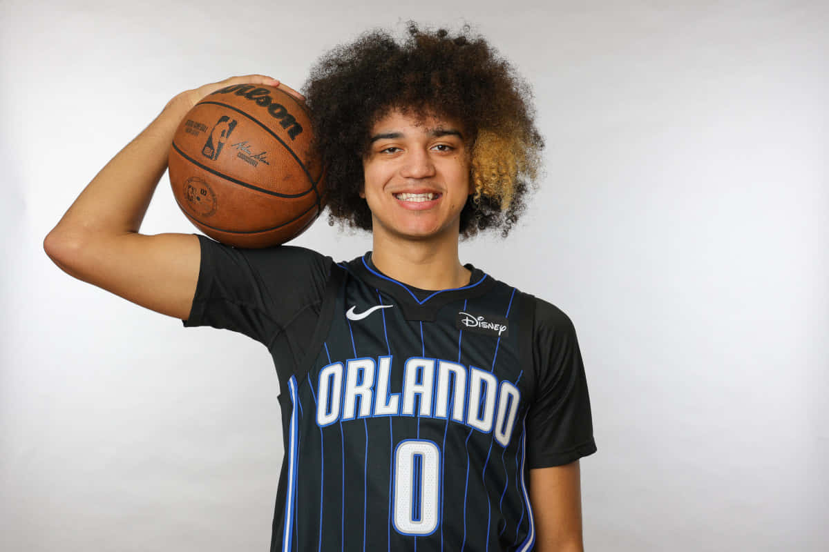 Smiling Basketball Player Orlando Jersey Wallpaper