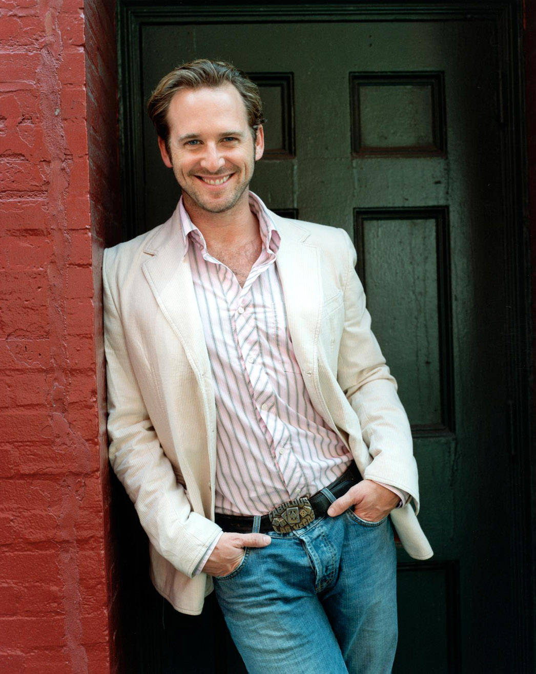 Smiling Hollywood Celebrity Josh Lucas Medium Shot Wallpaper