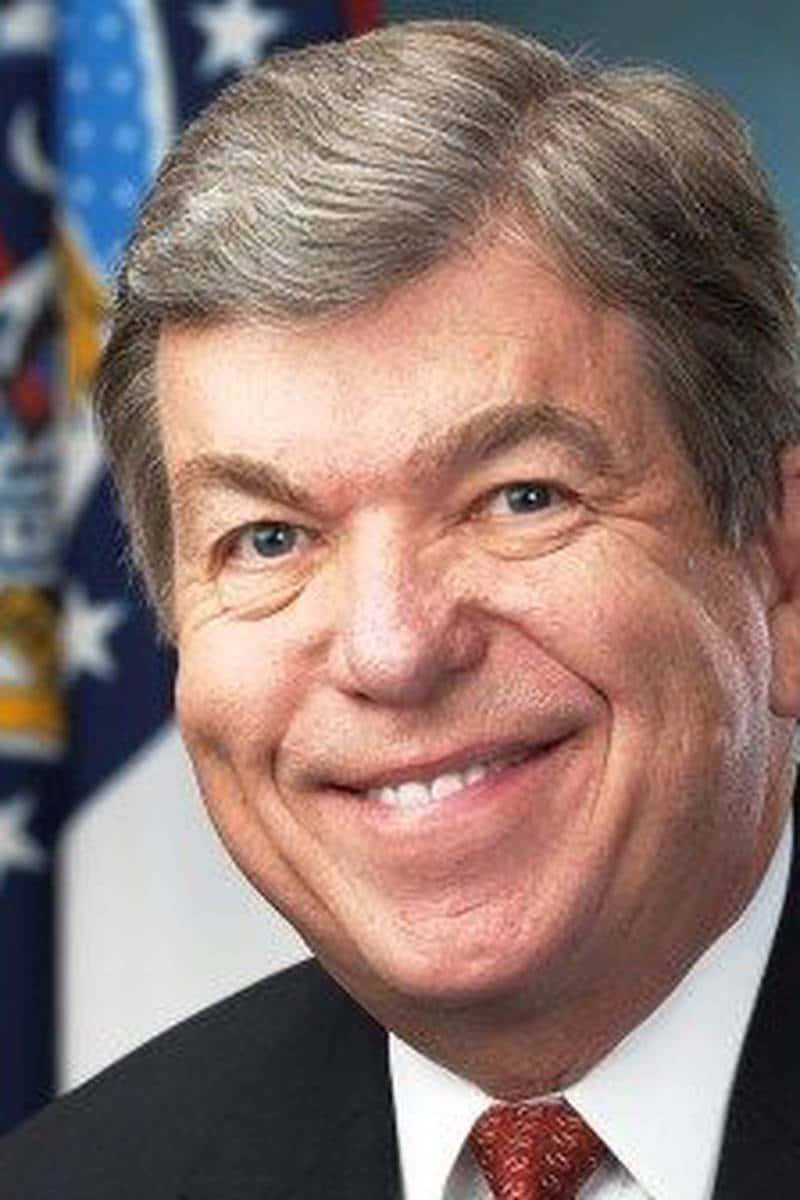 Smiling Roy Blunt Zoomed-in Wallpaper