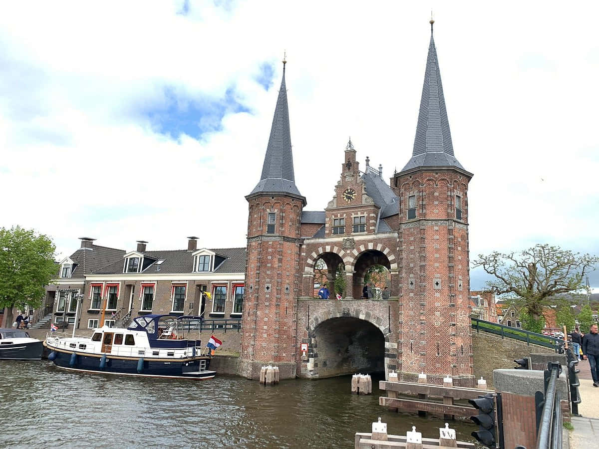 Sneek_ Waterpoort_ Netherlands Wallpaper