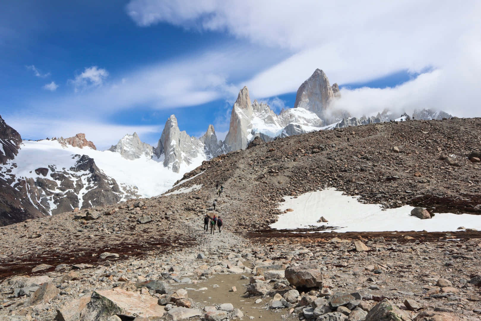 Snow Mountains Of El Chalten Wallpaper